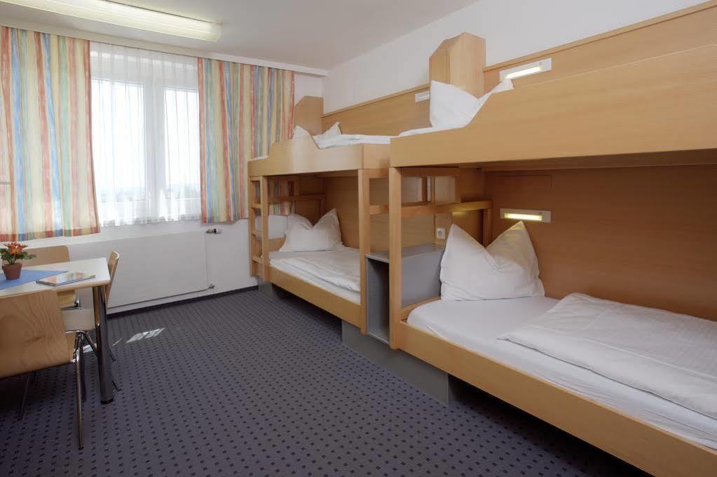 Jugendgaestehaus Линц Экстерьер фото